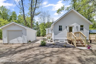 194 Viele Rd, Schenectady, NY 12302