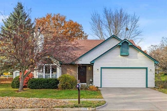 1319 Chamberlain Dr, Iowa City, IA 52240