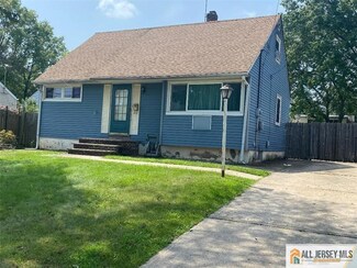 77 Plymouth Dr, Iselin, NJ 08830