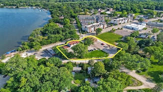 83 W Main St, Lake Zurich, IL 60047
