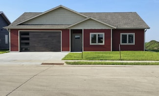 1405 38th St, Spirit Lake, IA 51360