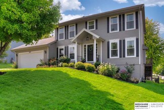 10009 Durkop St, La Vista, NE 68128