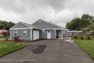40 Pewter Dr, Tinton Falls, NJ 07753
