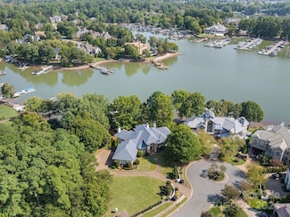 18210 Town Harbour Rd, Cornelius, NC 28031