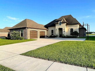 306 Royal Oak Blvd, Thibodaux, LA 70301