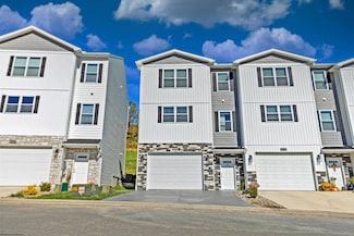 248 Red Oak Ln, Westover, WV 26501