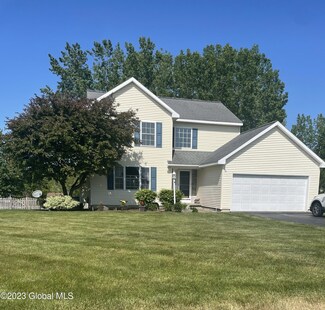 18 Mallard Cove, Ballston Lake, NY 12019