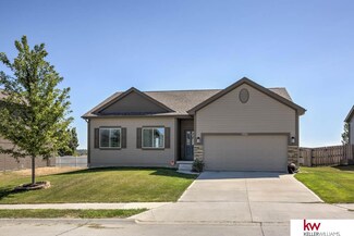6613 Elm Hurst Dr, Papillion, NE 68133