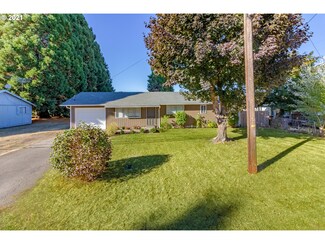 920 E St, Independence, OR 97351
