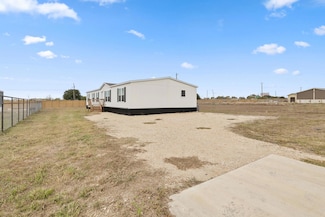 550 Conchas St, Niederwald, TX 78640