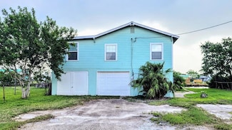 619 Copano Cove Rd, Rockport, TX 78382