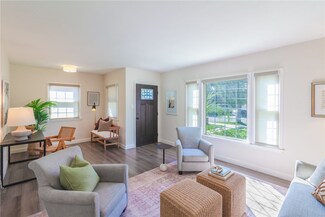 2016 N Maple St, Burbank, CA 91505
