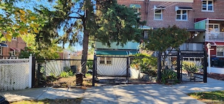 954 E 212th St, Bronx, NY 10469