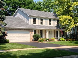97 Claremont Dr, Naperville, IL 60540