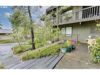 7522 SW Barnes Rd Unit H, Portland, OR 97225