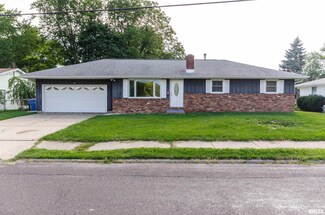 118 Schramm Dr, Pekin, IL 61554