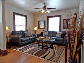 3844 11th St, Des Moines, IA 50313