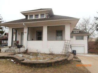 277 Prairie St, Elgin, IL 60120