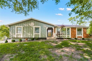 6930 W 101st St, Overland Park, KS 66212