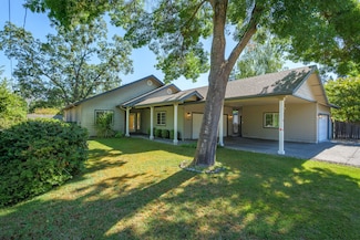 1204 E Park St, Grants Pass, OR 97527