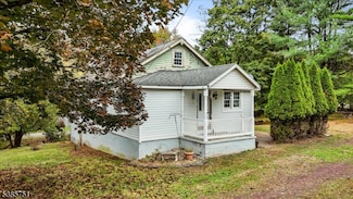 31 Stover Ave, Milford, NJ 08848