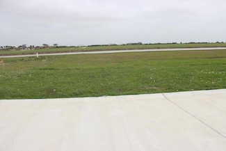 2920 Hammock Ct, Palacios, TX 77465