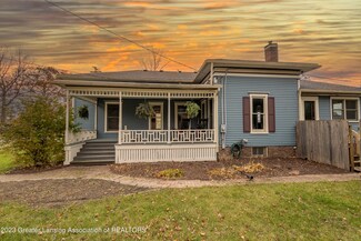 700 Degroff St, Grand Ledge, MI 48837