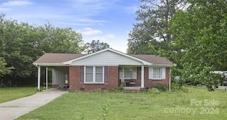 1434 Flag St, Hartsville, SC 29550