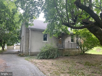188 Sweet Arrow Lake Rd, Pine Grove, PA 17963