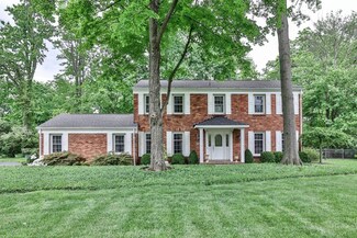 7910 Treeheights Ct, Montgomery, OH 45242