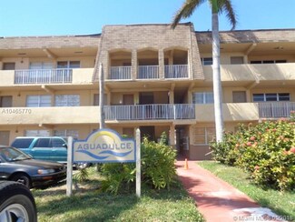 11195 SW 1st St Unit 215, Miami, FL 33174