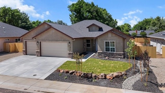 2844 River Mist Ln, Redding, CA 96001