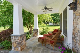 19355 Yellow Schoolhouse Rd, Round Hill, VA 20141