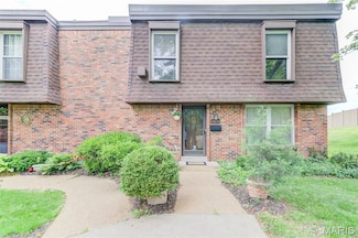 13556 Coliseum Dr, Chesterfield, MO 63017