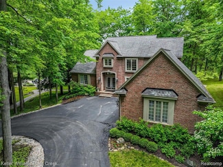 3120 Pond Rd, Leonard, MI 48367