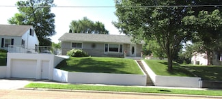 232 E Thielke Ave, Appleton, MN 56208