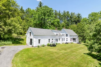 37 Walker Rd, Boothbay, ME 04537