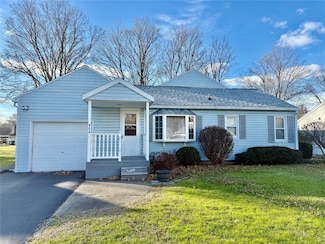 404 Elmhaven Dr, Vestal, NY 13850