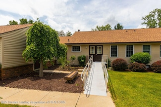 541 Red Cedar Blvd, Williamston, MI 48895