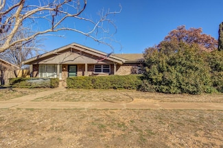 110 N Terry Dr, Slaton, TX 79364