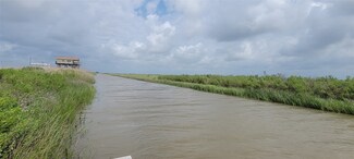1224 4th St, Bolivar Peninsula, TX 77617