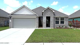 118 Cottage Cove Dr, Maurice, LA 70555