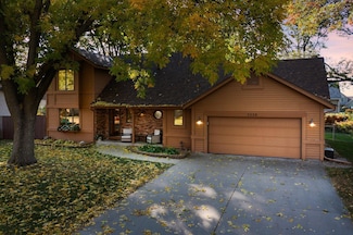 3328 Katie Ln, New Brighton, MN 55112