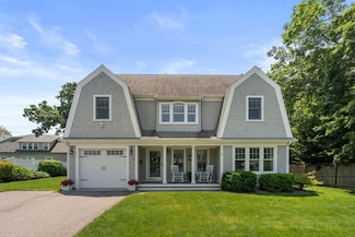 33 Harbor Ave, Falmouth, MA 02540