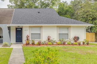 3312 Fox Lake Dr, Tampa, FL 33618