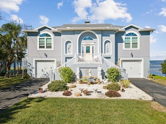 2013 Gulfview Dr, Holiday, FL 34691