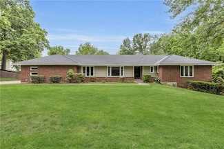 4212 NW Briarcliff Ln, Kansas City, MO 64116
