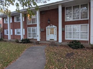 1777 Dewes St Unit D, Glenview, IL 60025