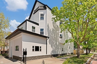 2901 N Sacramento Ave, Chicago, IL 60618