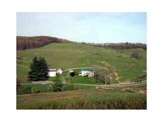 94 Cash Day Rd, Prosperity, PA 15329